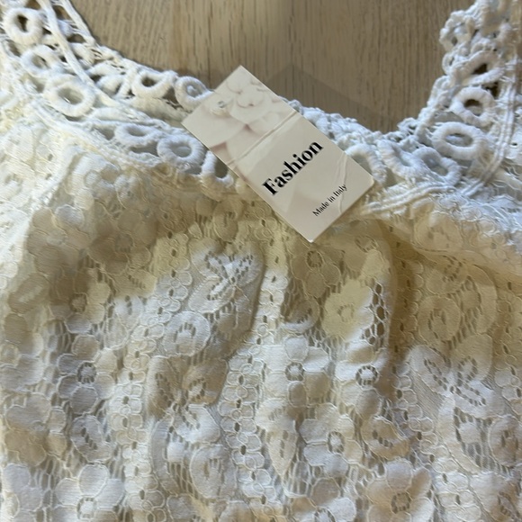 NWT Lace embroidered details White dress made in Italy onesize - Picture 3 of 4
